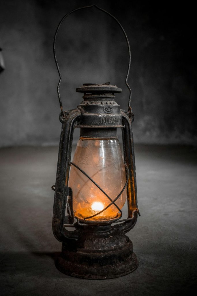 Continuous Light vs Strobe Light in Photography